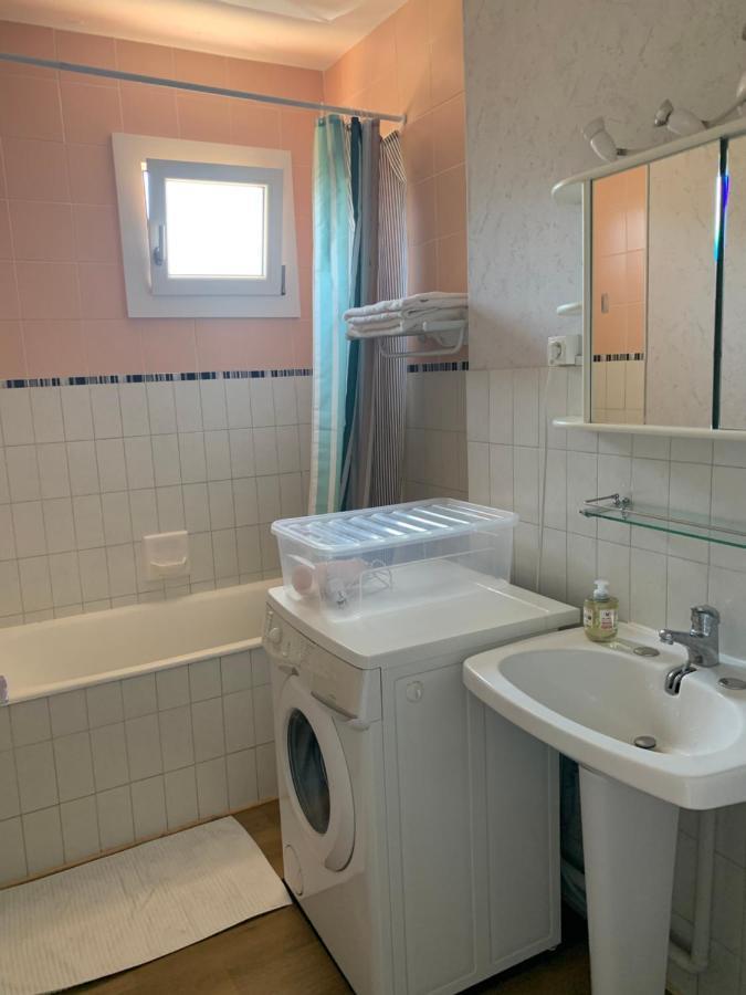 Appartement Au Plan D'Eau - Chez Laurence Embrun Luaran gambar